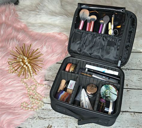 best makeup bags for traveling.